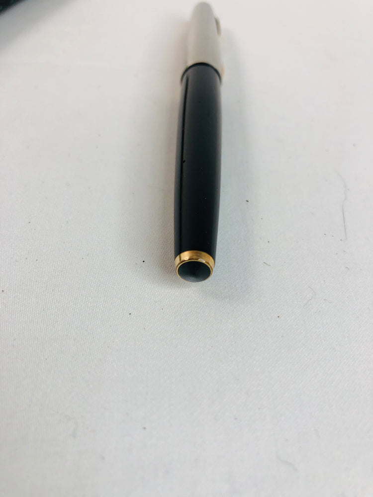 
                  
                    Vintage Parker Fountain Pen 61 (16009)
                  
                