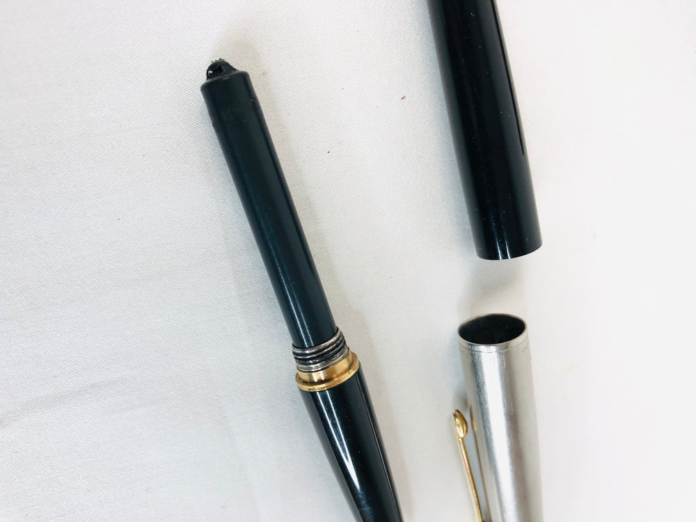 
                  
                    Vintage Parker Fountain Pen 61 (16009)
                  
                