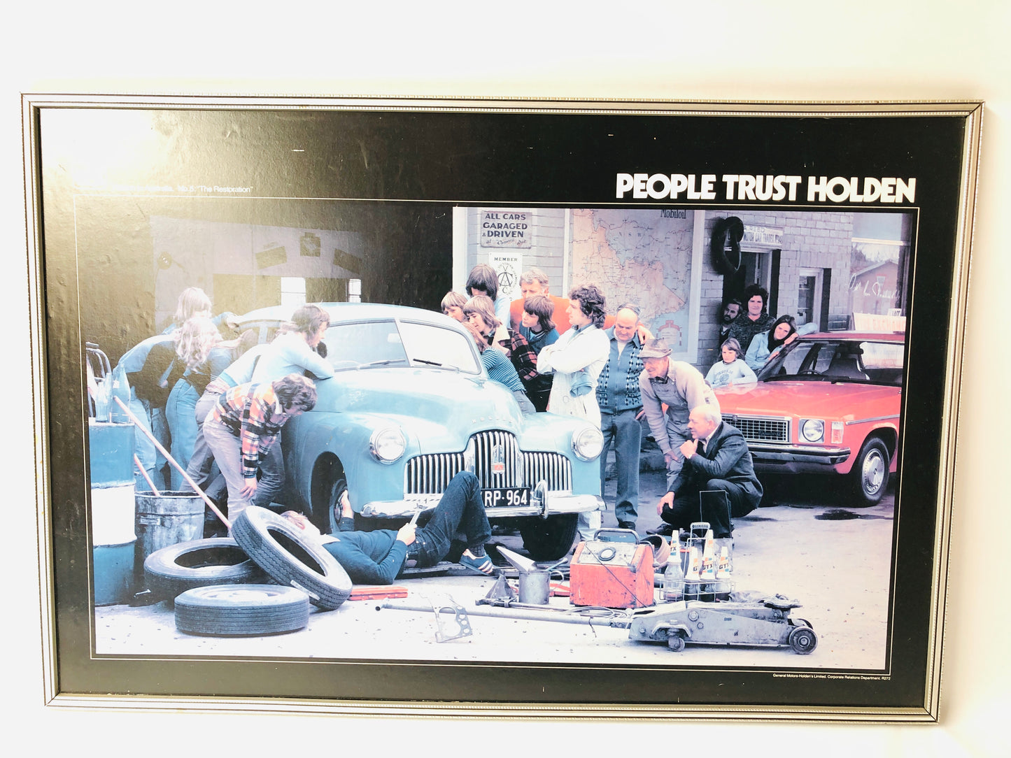 
                  
                    Vintage People Trust Holden Framed Poster (15950)
                  
                