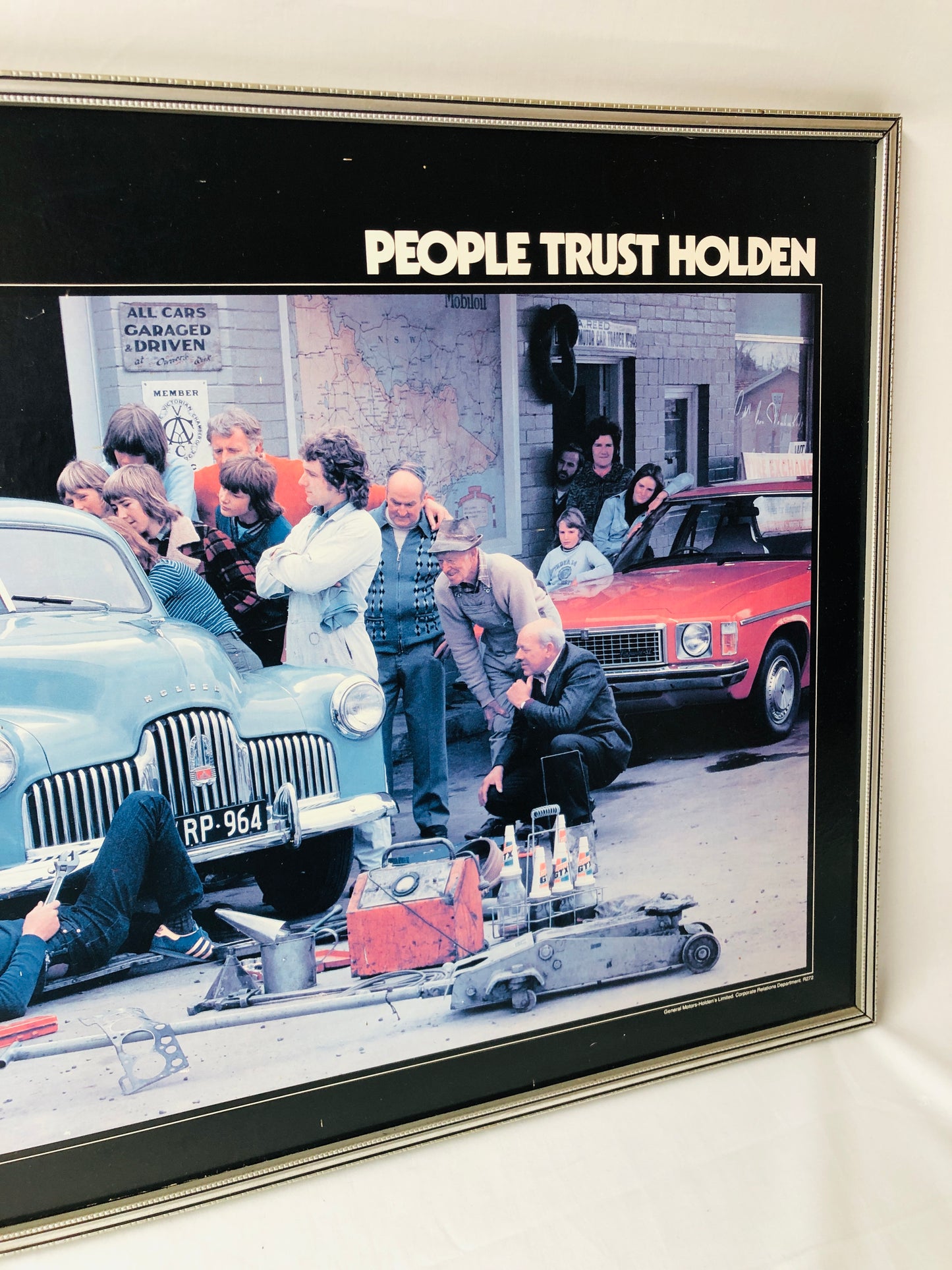 
                  
                    Vintage People Trust Holden Framed Poster (15950)
                  
                
