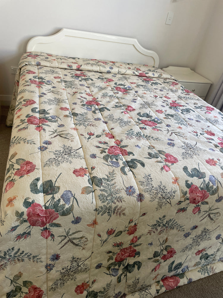 
                  
                    Queen Bed Coverlet (16116)
                  
                