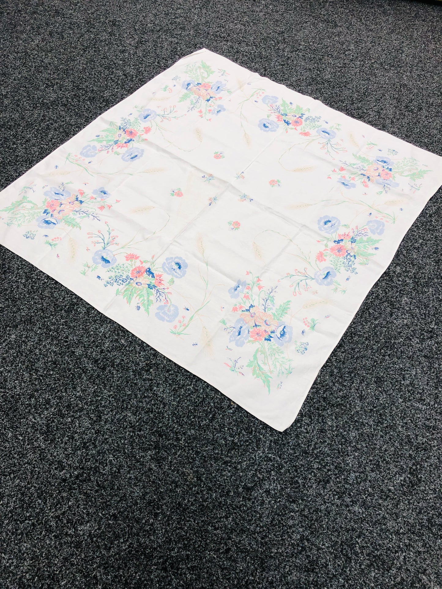 
                  
                    Table Cloth Square- Pretty  (16050)
                  
                