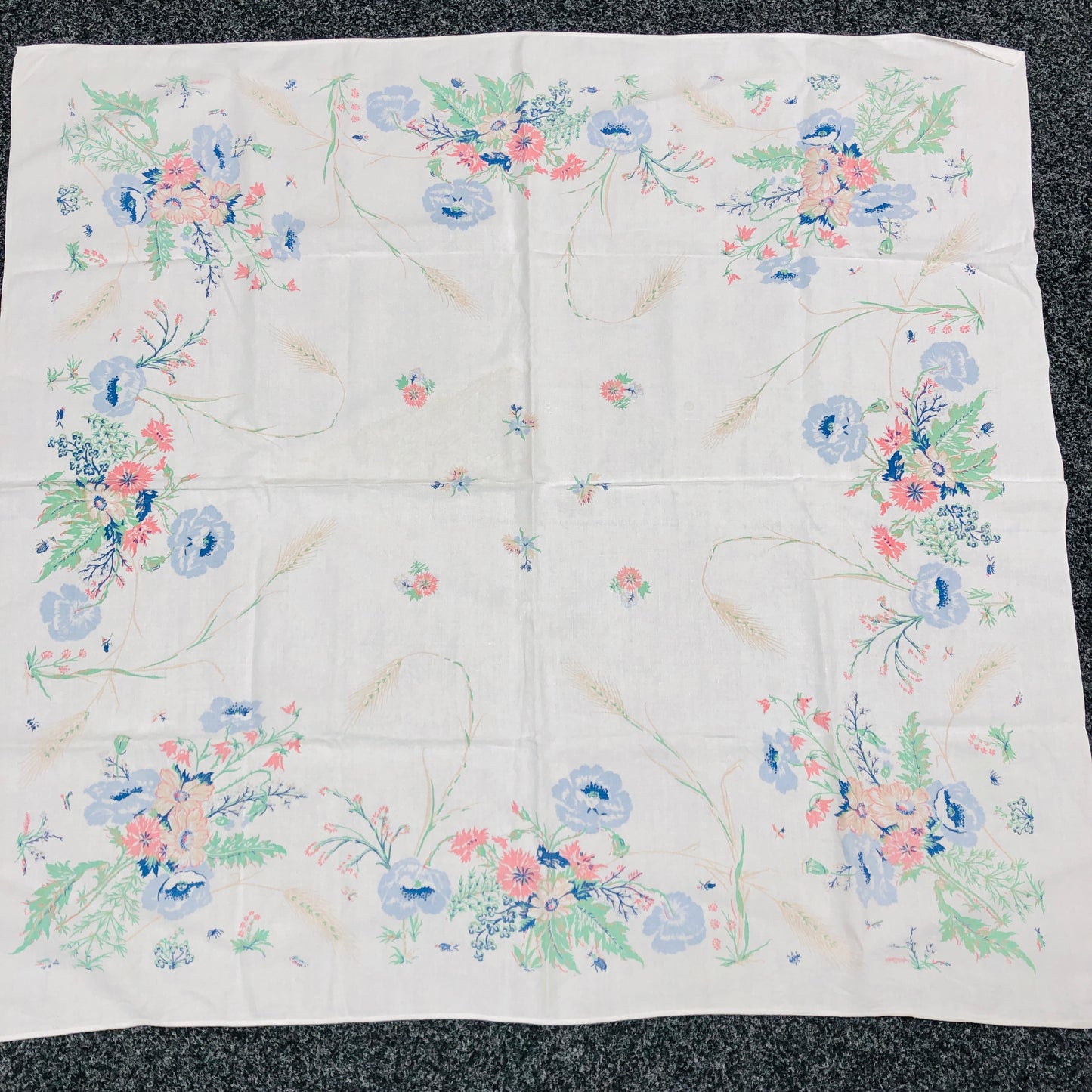 
                  
                    Table Cloth Square- Pretty  (16050)
                  
                