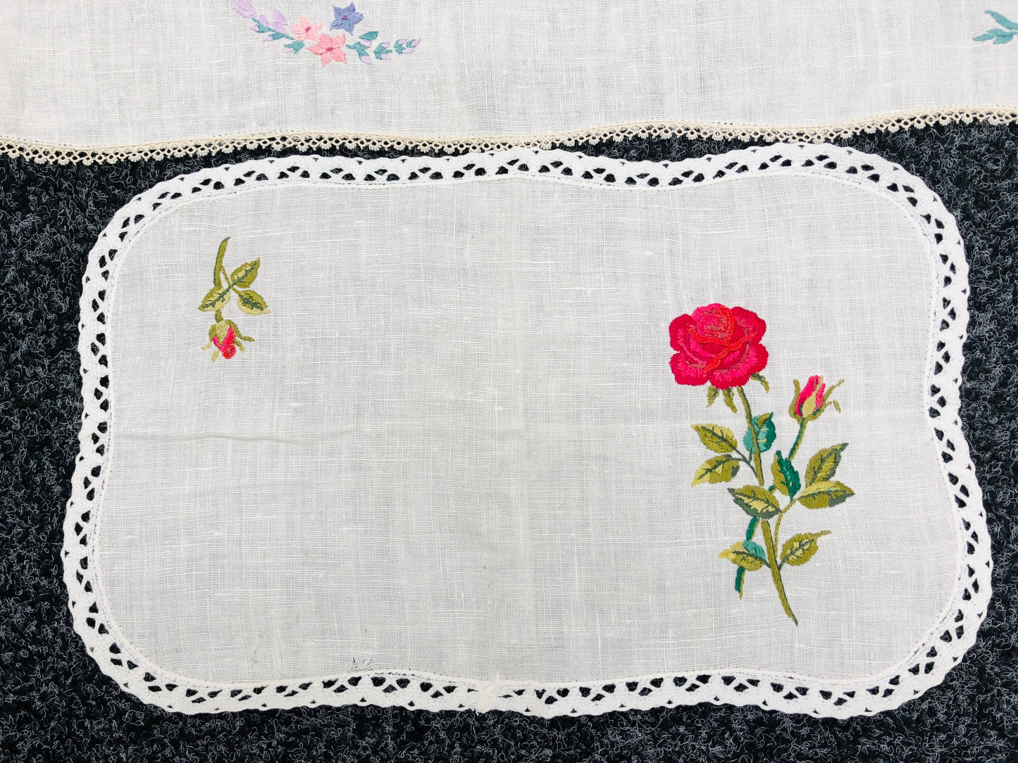 
                  
                    Small Table Runners (16051)
                  
                