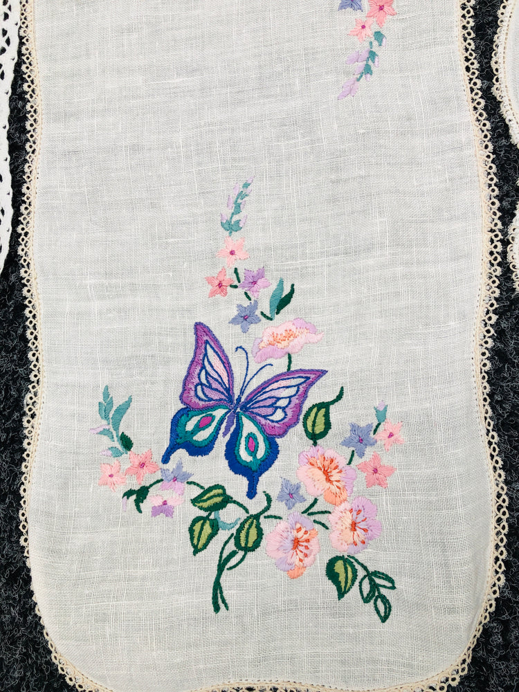 
                  
                    Small Table Runners (16051)
                  
                