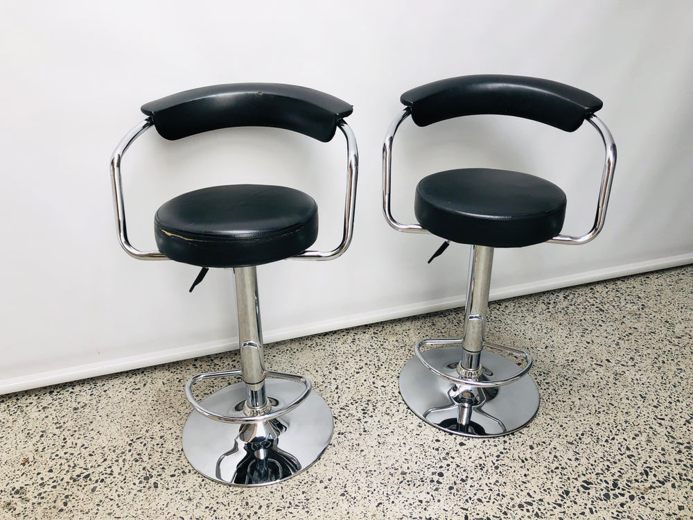 Bar Stools x 2 (16120)