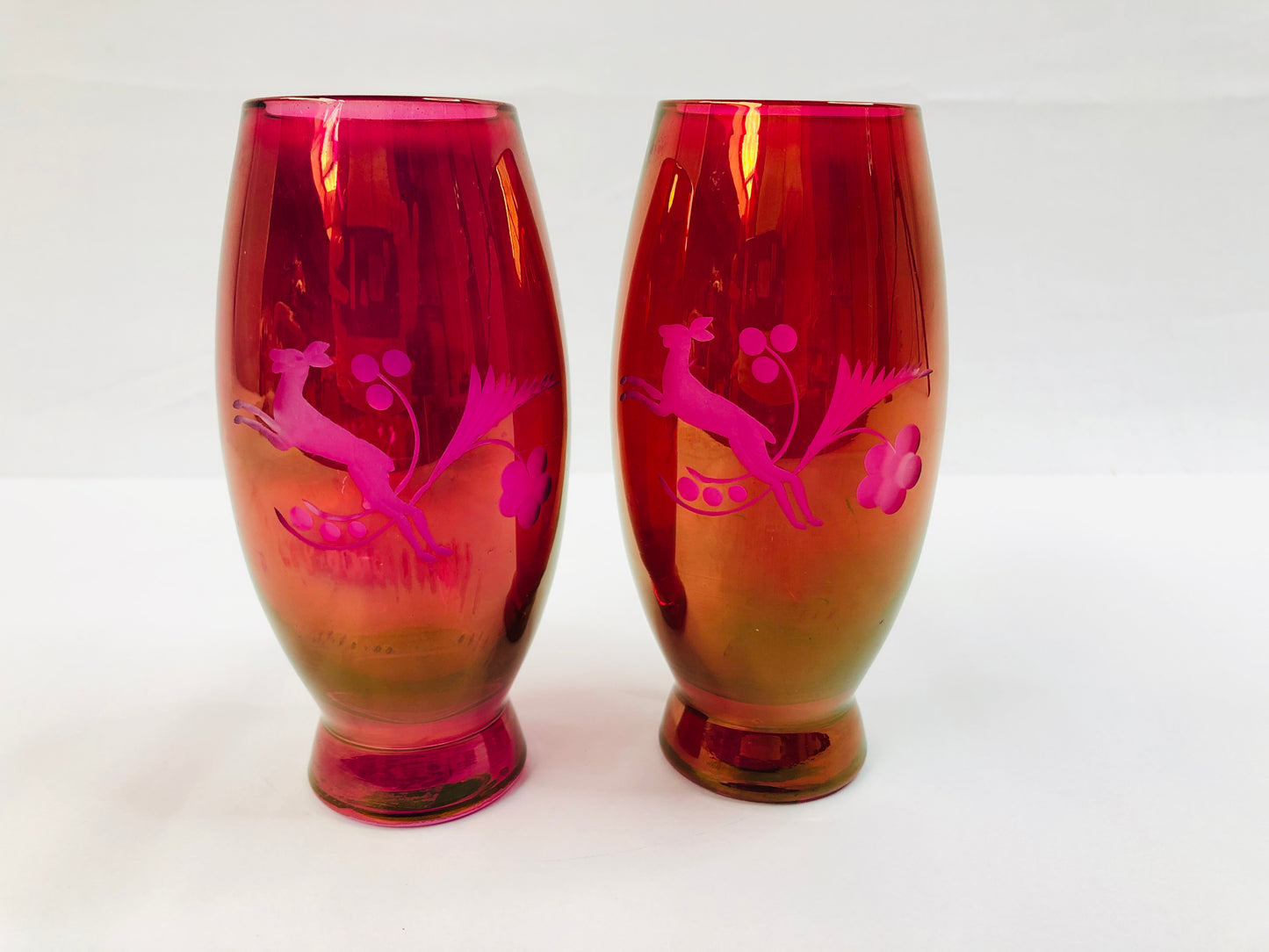 
                  
                    Stunning Vintage Red/Pink Vases (16138)
                  
                