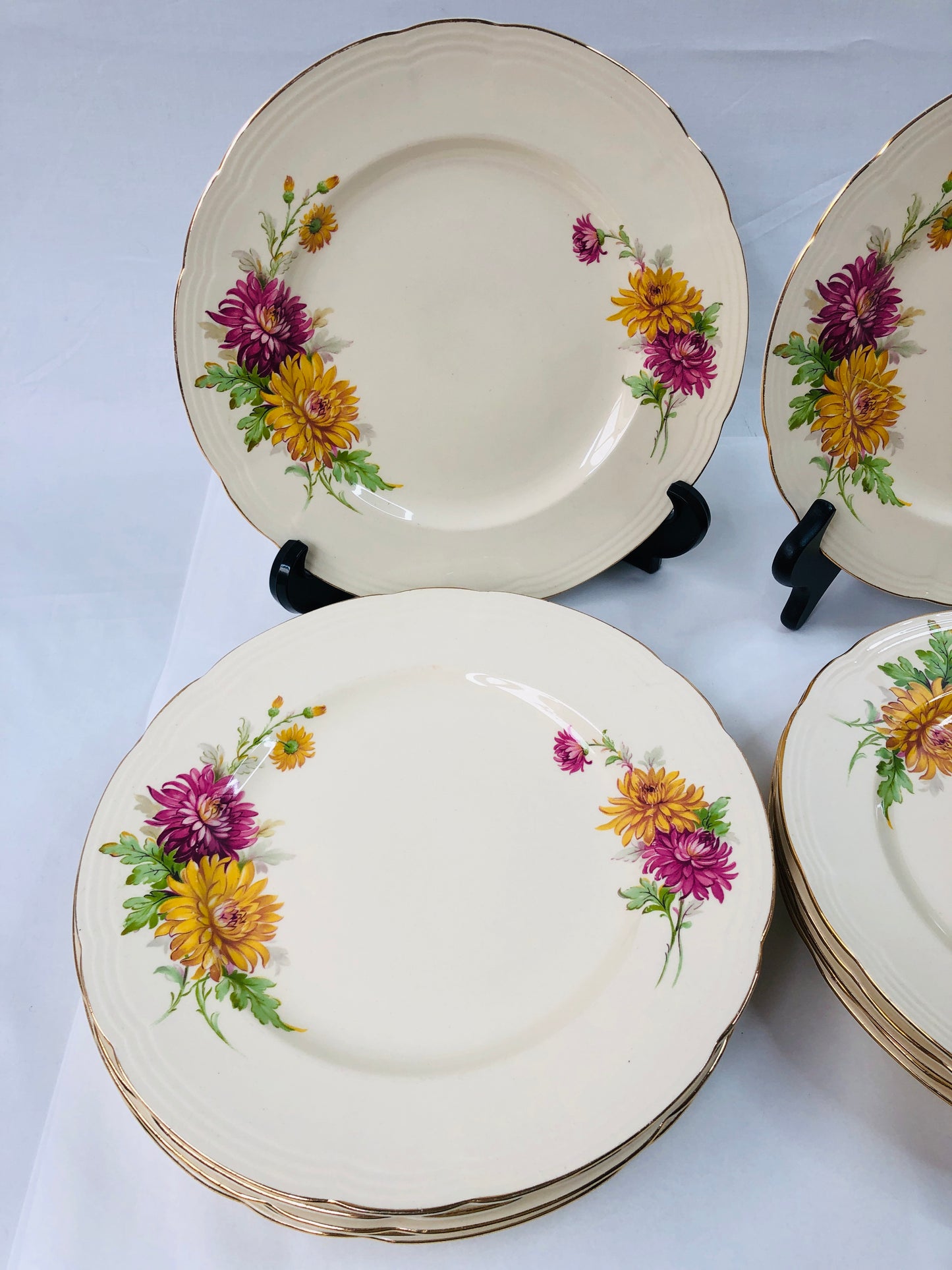 
                  
                    Alfred Meakin - Chrissie Dinner Set (16151)
                  
                