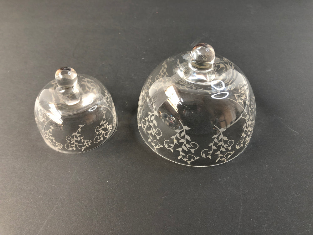 
                  
                    Glass Cloche Domes with Glass Base (16182)
                  
                