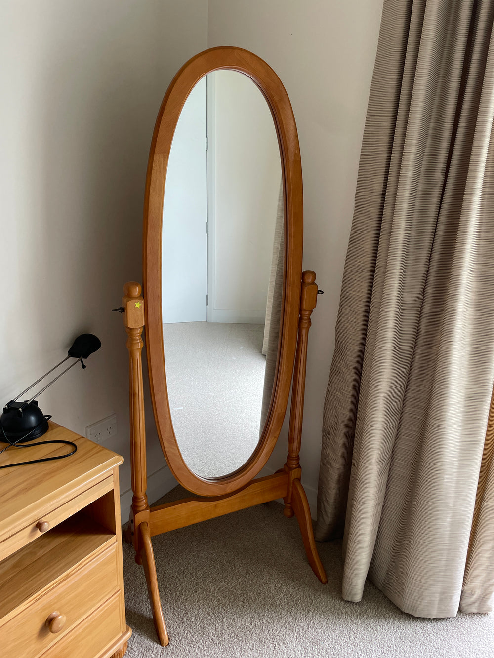 Oval Free Standing Full Length Mirror (16409)