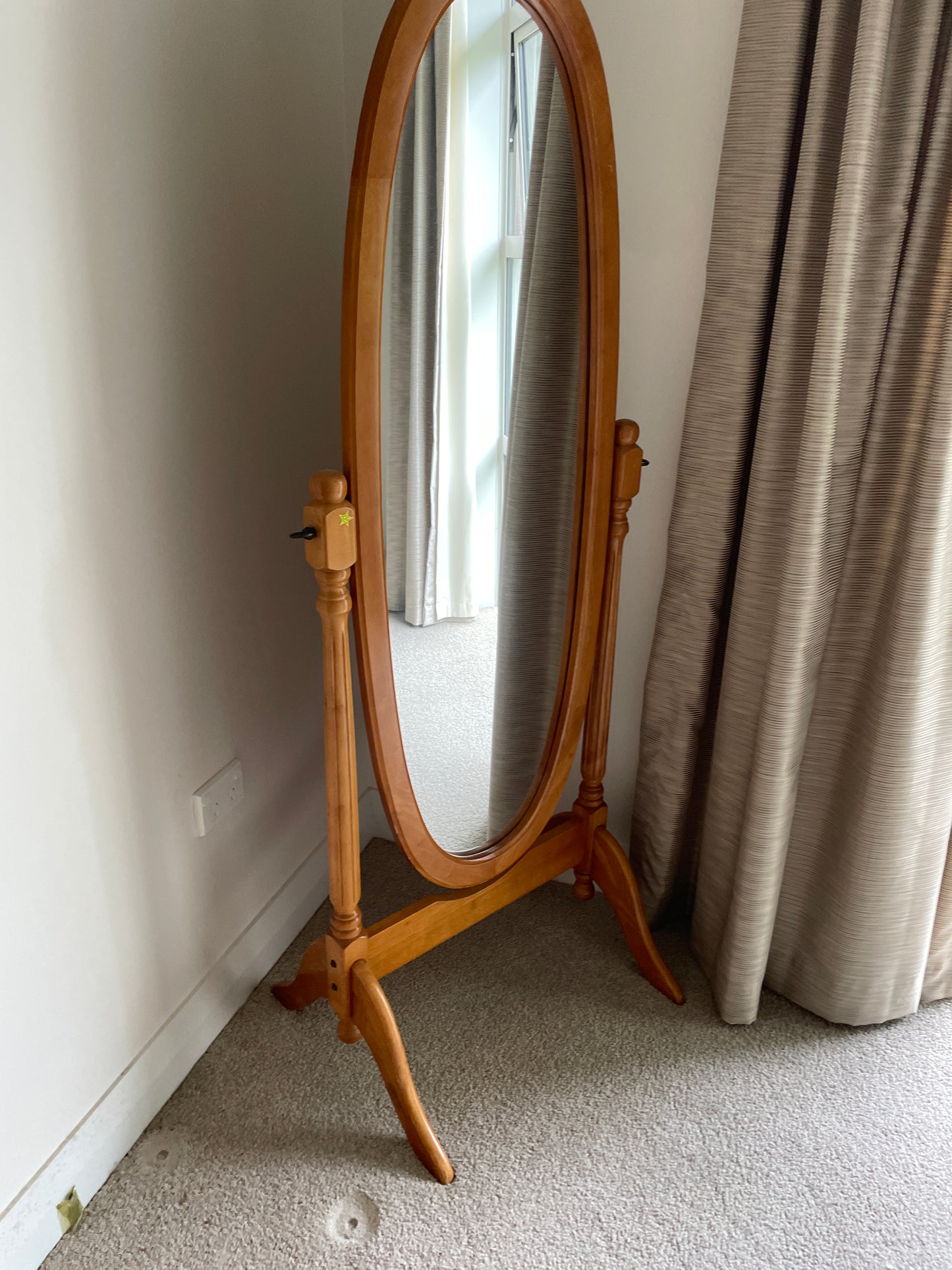 
                  
                    Oval Free Standing Full Length Mirror (16409)
                  
                