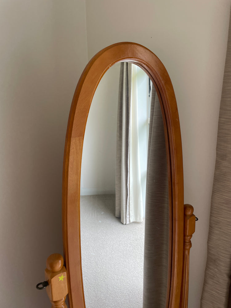 
                  
                    Oval Free Standing Full Length Mirror (16409)
                  
                