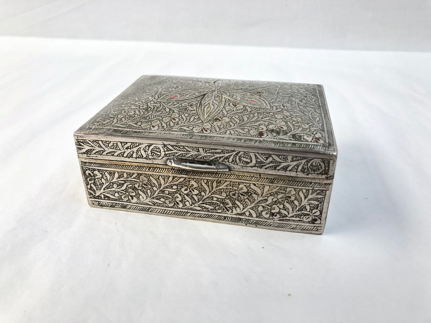 
                  
                    Silver Jewellery Box (16236)
                  
                