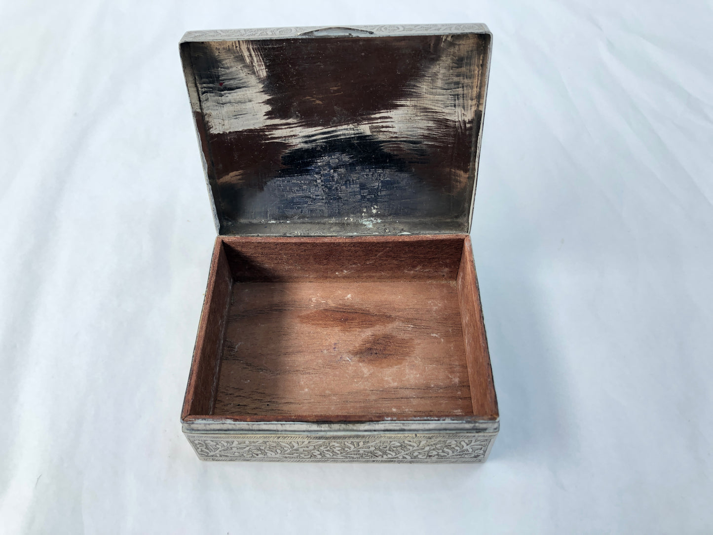 
                  
                    Silver Jewellery Box (16236)
                  
                