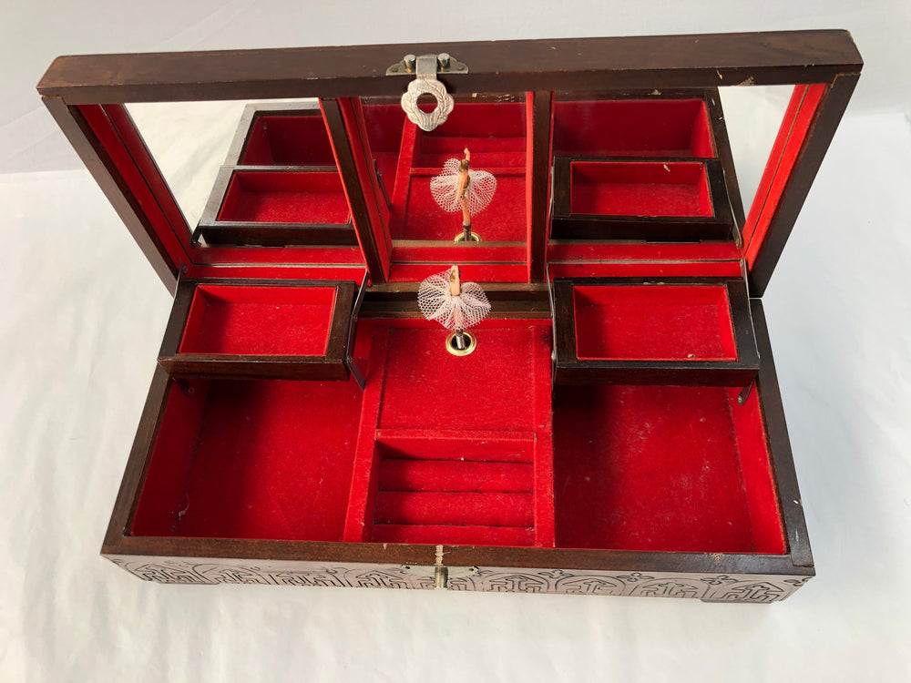 
                  
                    Musical Jewellery Box (16235)
                  
                