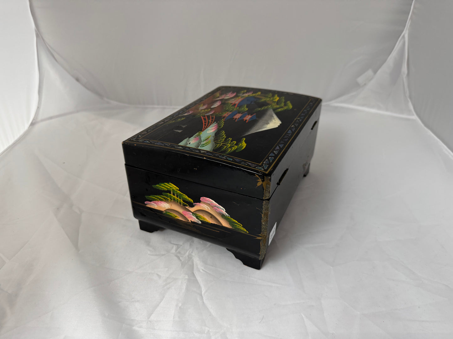 
                  
                    Vintage Lacquered Jewellery / Music Box (21192)
                  
                