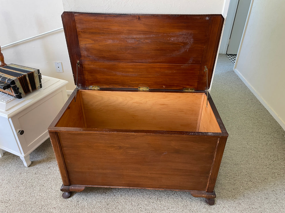 
                  
                    Antique Glory Box (16594)
                  
                