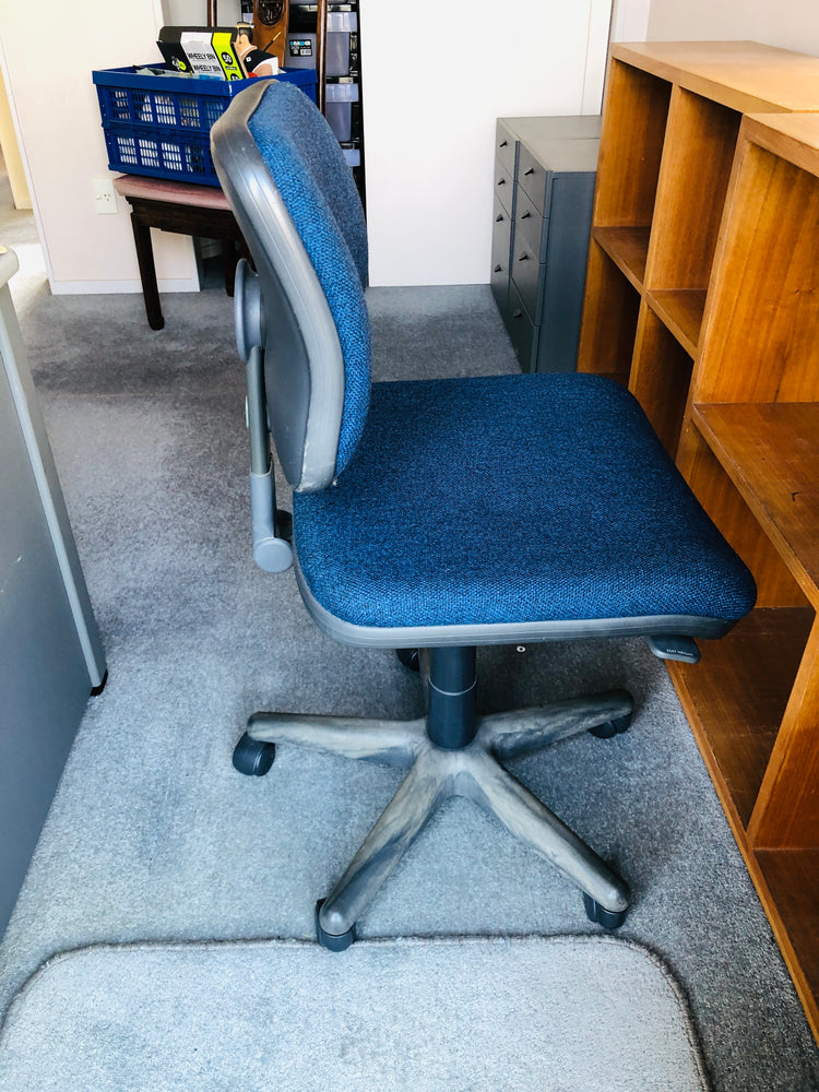 
                  
                    Office Chair (16522)
                  
                