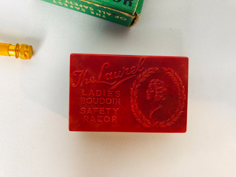 
                  
                    The Laurel Ladies Boudoir Miniature Brass Safety Razor (14652)
                  
                