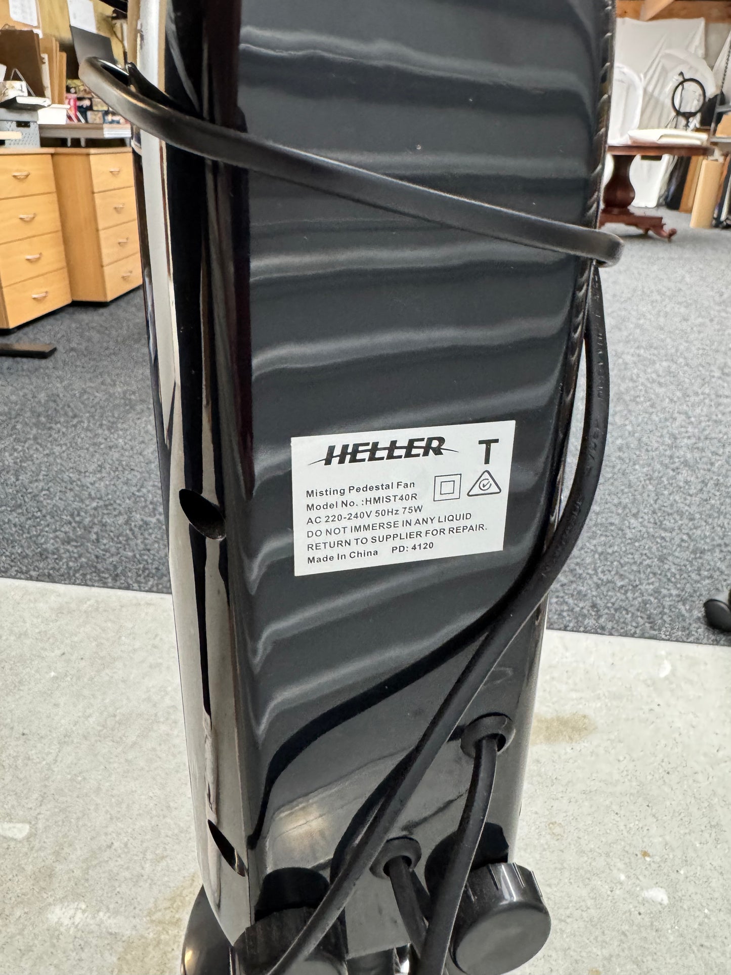 
                  
                    Heller 40cm Misting Pedestal Fan with Remote (21974)
                  
                