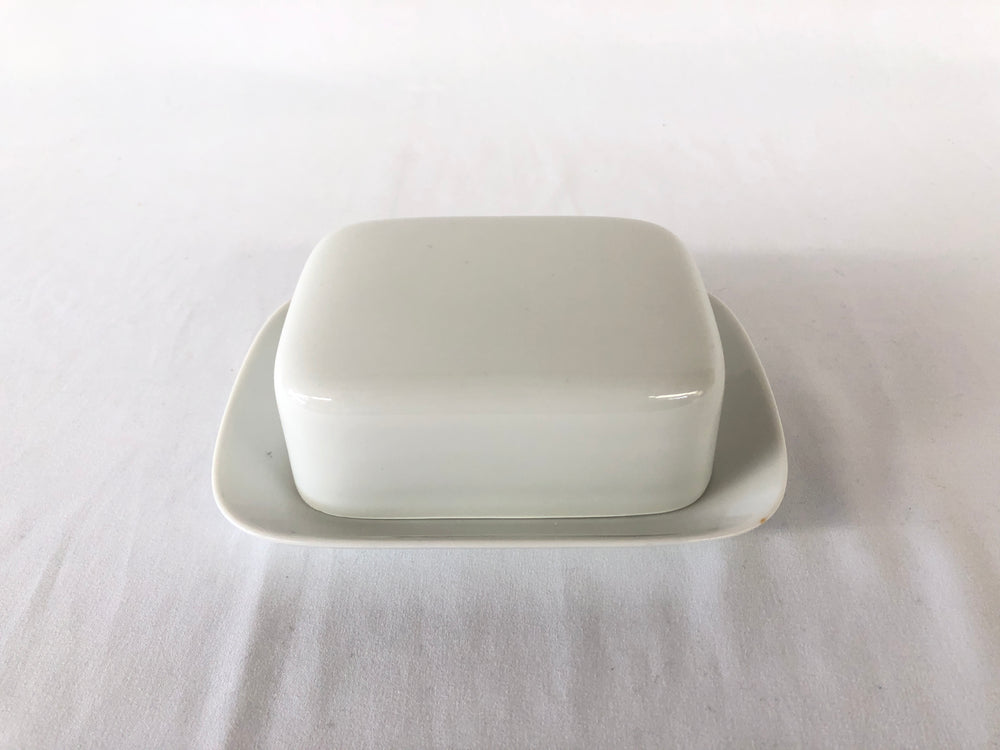 
                  
                    Thomas-Germany Porcelain Butter Dish (14870)
                  
                