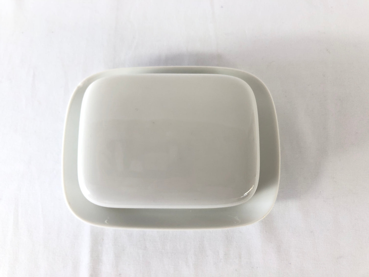 
                  
                    Thomas-Germany Porcelain Butter Dish (14870)
                  
                