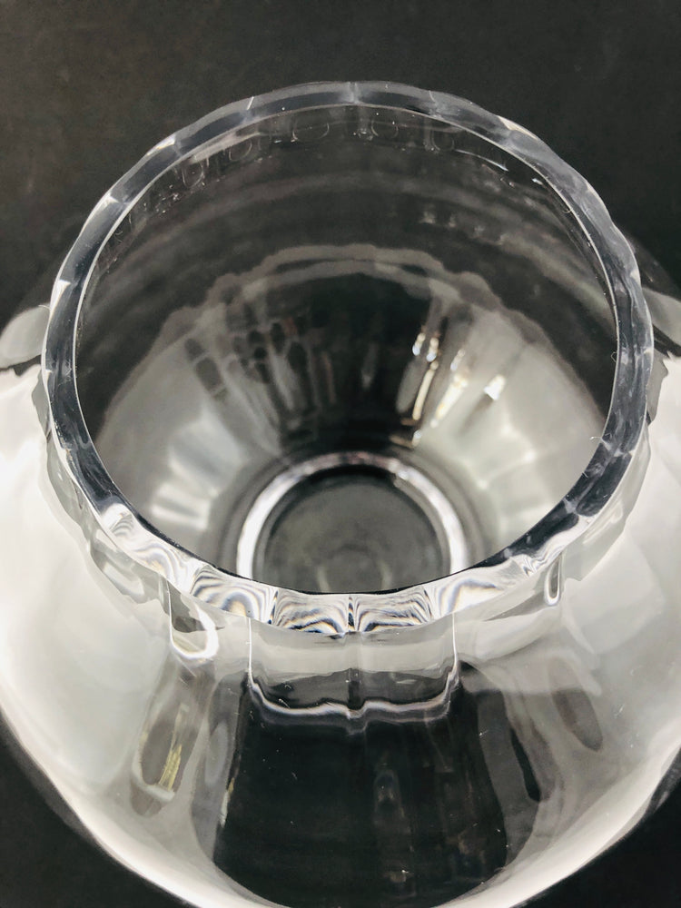 
                  
                    Stunning Glass/Crystal Bulb Waterfall Vase (21880)
                  
                