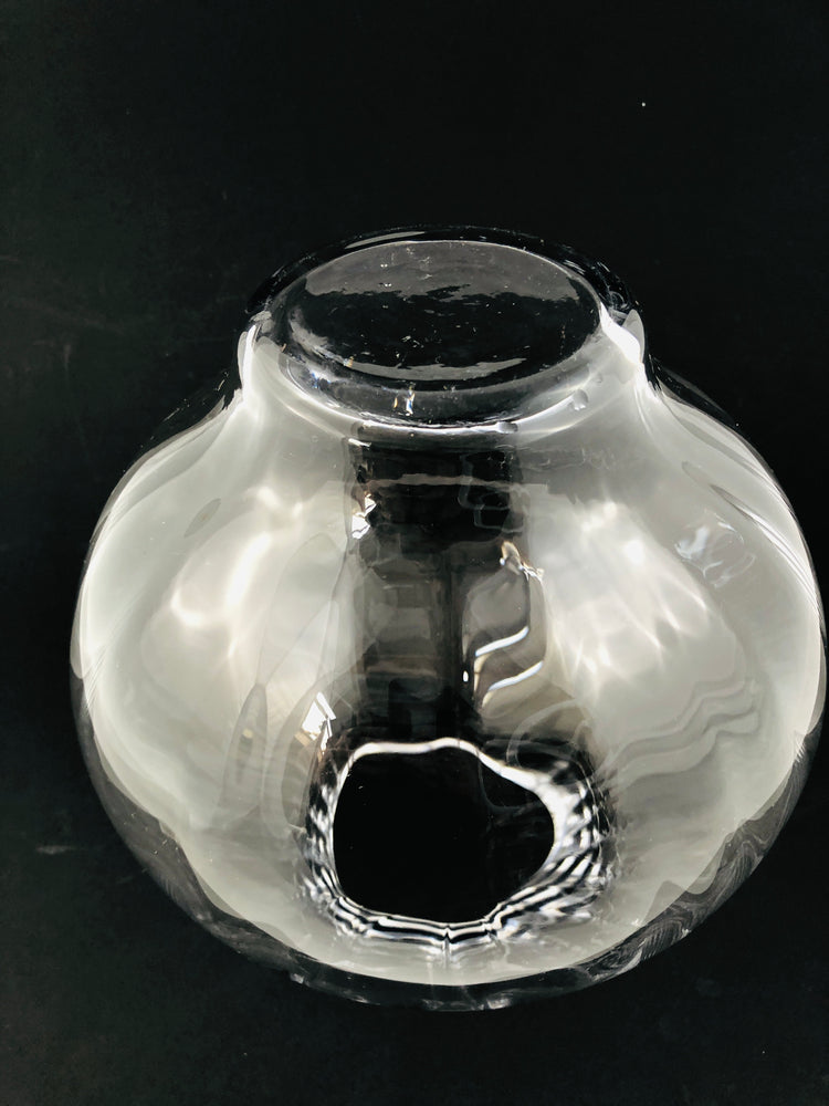 
                  
                    Stunning Glass/Crystal Bulb Waterfall Vase (21880)
                  
                