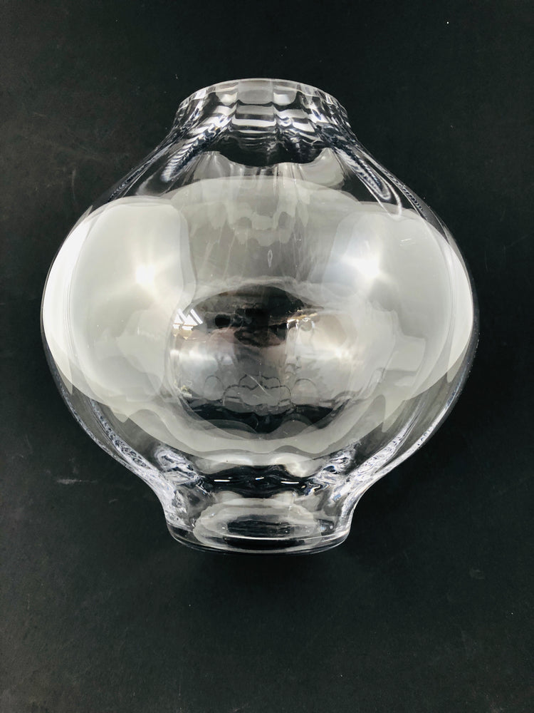
                  
                    Stunning Glass/Crystal Bulb Waterfall Vase (21880)
                  
                