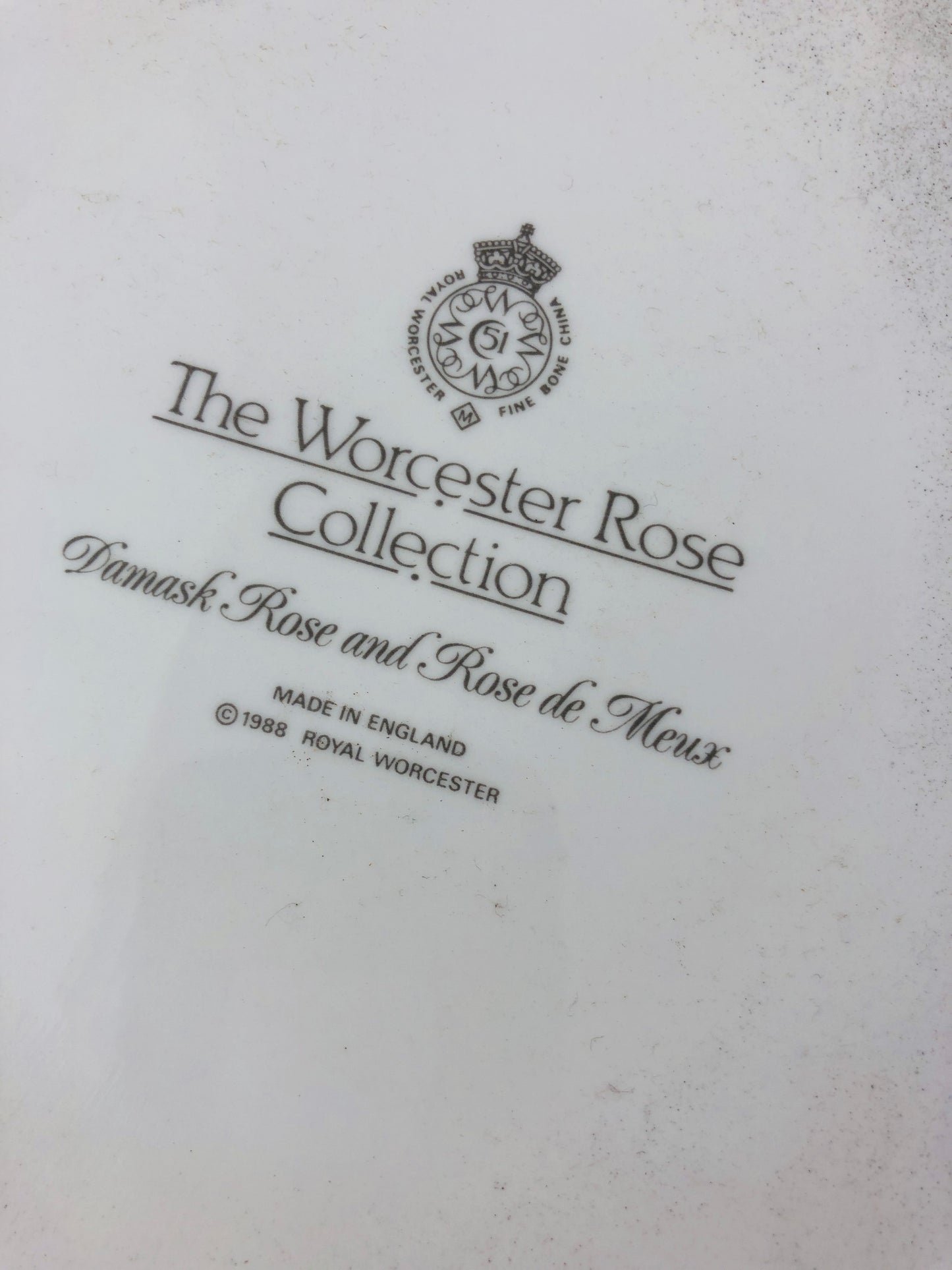 
                  
                    Royal Worcester - Roses Collection -  Hanging Wall Tiles (21879)
                  
                