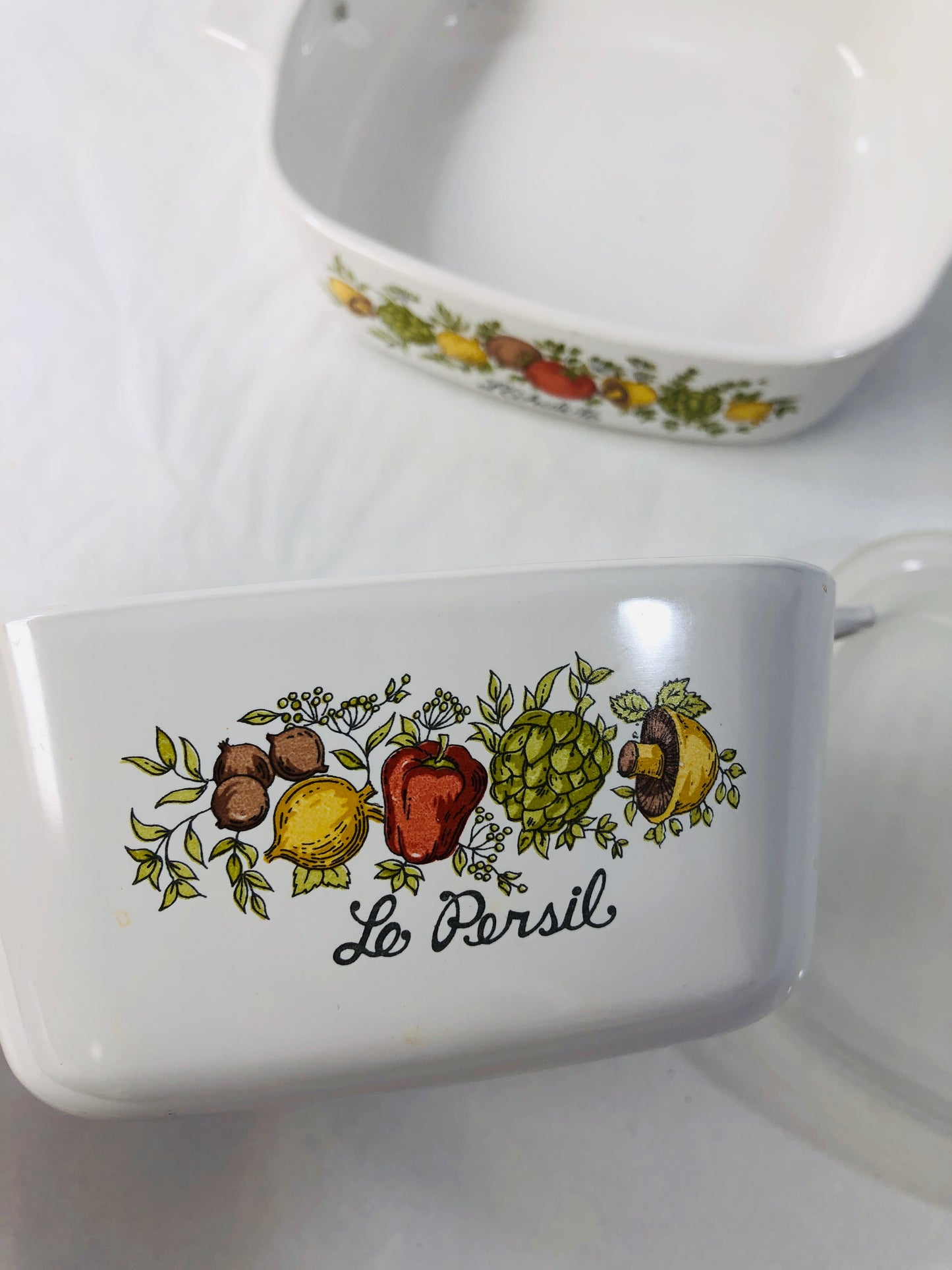 
                  
                    Corning Ware Dishes (21931)
                  
                