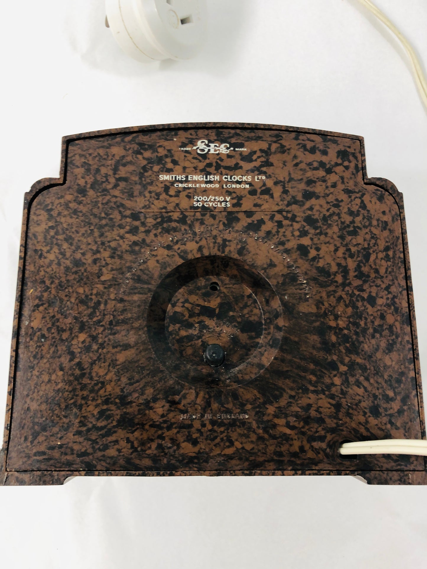 
                  
                    Art Deco Smiths Bakelite Mantel Clock (21939)
                  
                