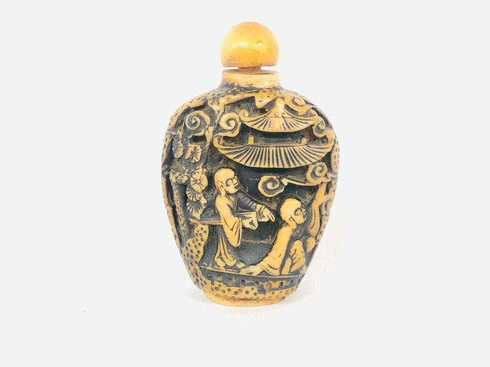 
                  
                    Antique Chinese Hand Carved Resin Snuff Bottle (14107)
                  
                