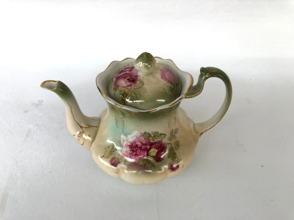 
                  
                    Royal Alexandra Antique Teapot (14462)
                  
                
