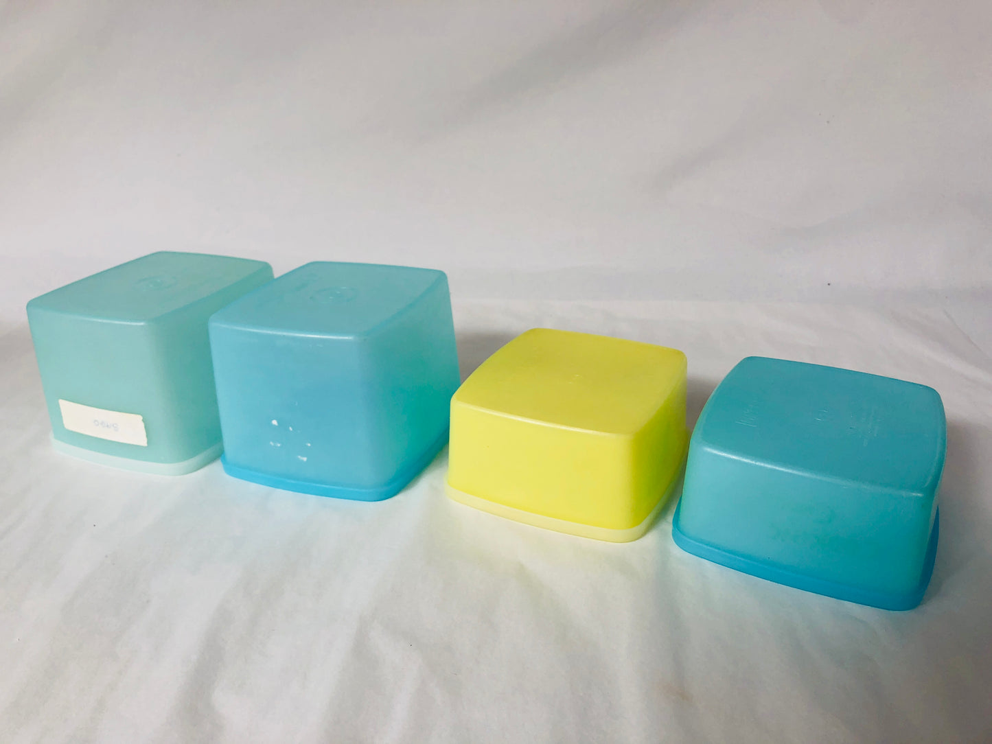 
                  
                    Vintage Tupperware storage Containers x 8 (14581)
                  
                